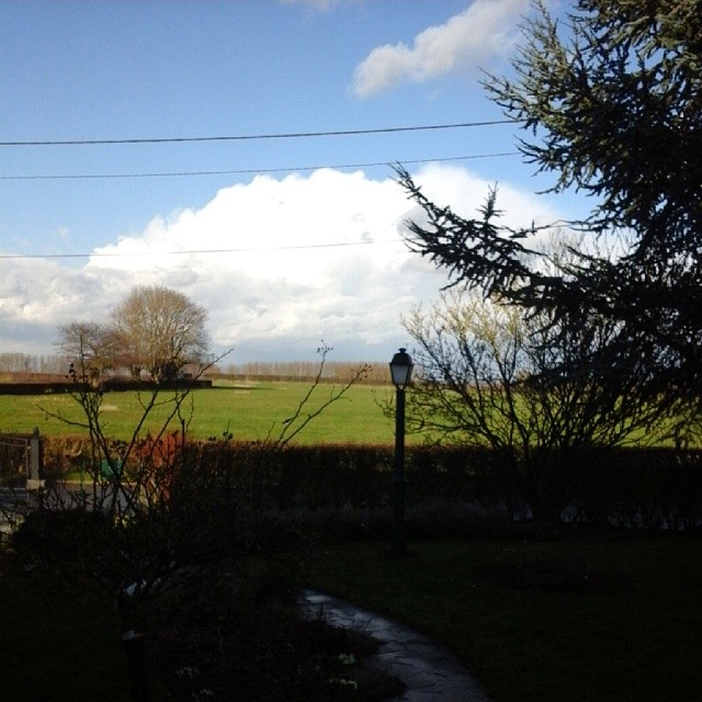 926086_265742653591165_35465403_n